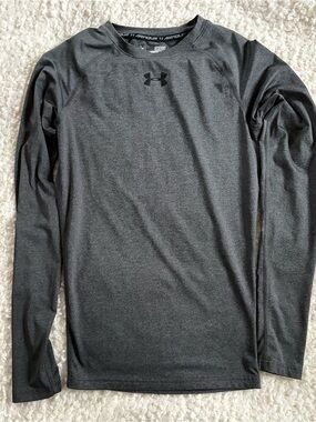 Under Armour Gray Compression Shirt Size S HeatGear Athletic Top
